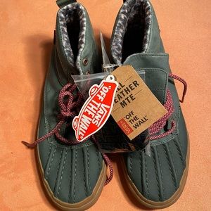 NWT Vans “duck boots” All-Weather MTE